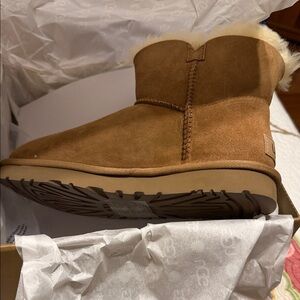 UGG mini Bailey button boot